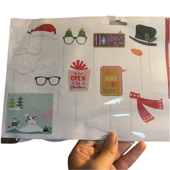 Holiday Time 10 Piece Christmas Photo Booth Prop Kit with Back Drop NWT - Picture 7 of 11